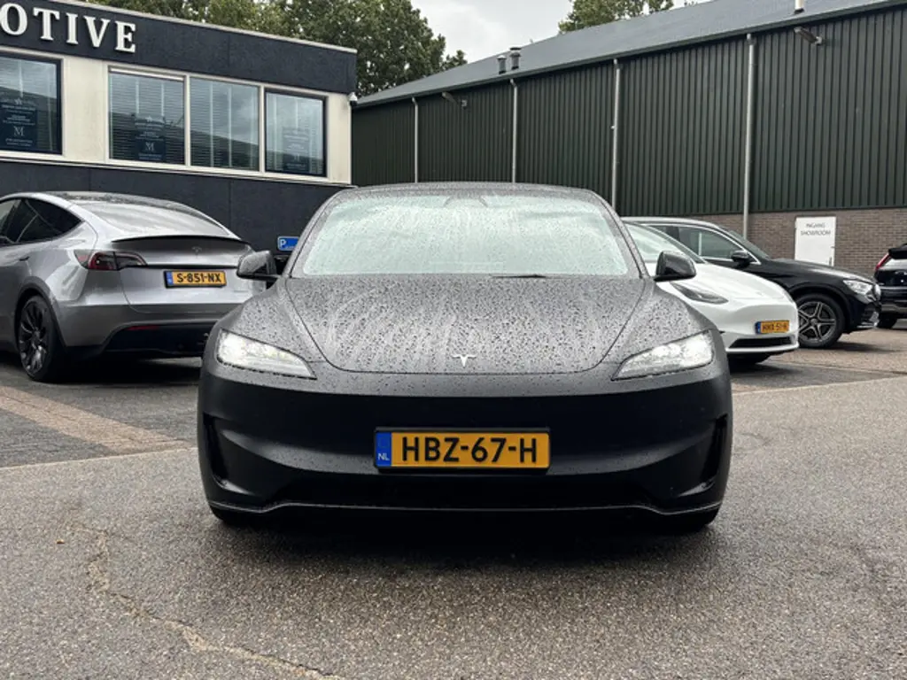 Tesla Model 3 2