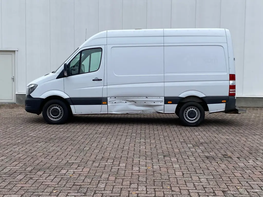 Mercedes-Benz Sprinter 2