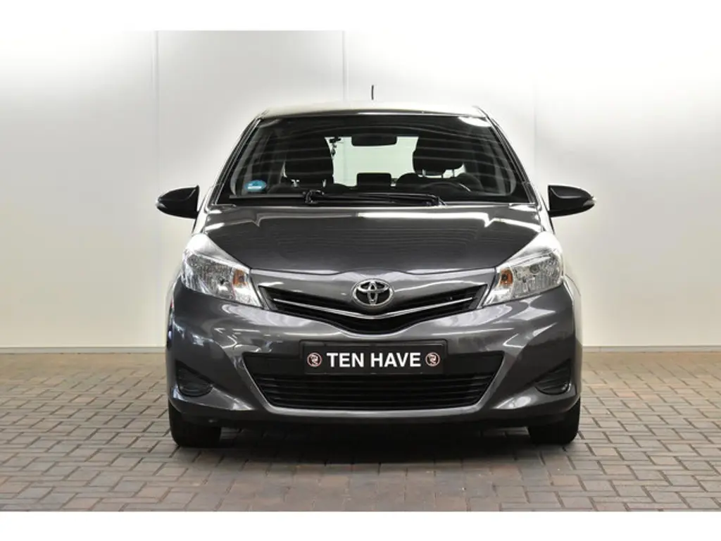 Toyota Yaris 2