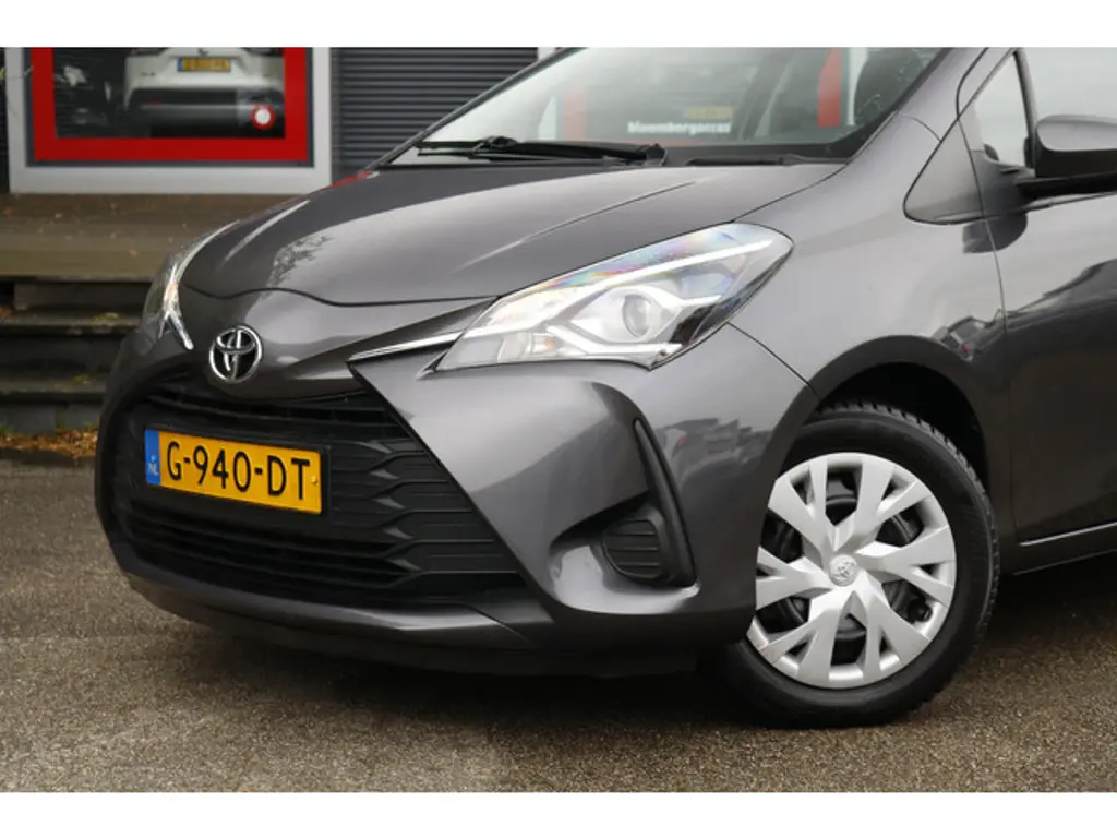 Toyota Yaris 2