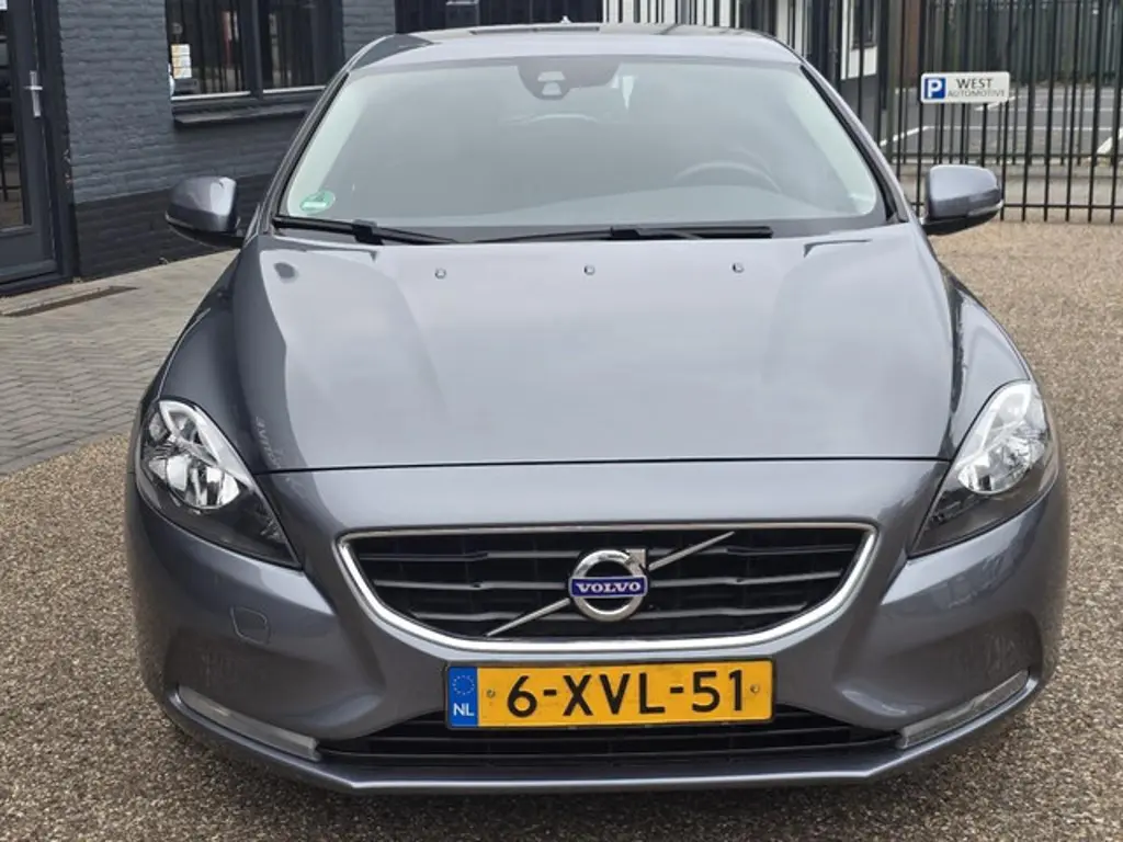 Volvo V40 3