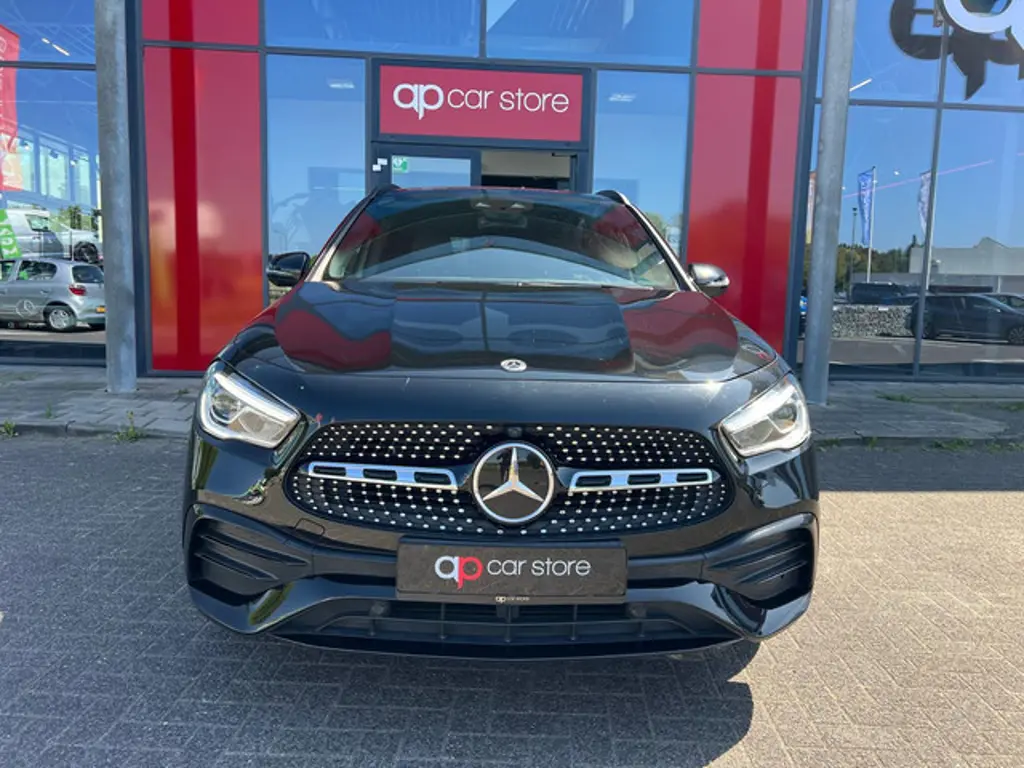 Mercedes-Benz GLA 2