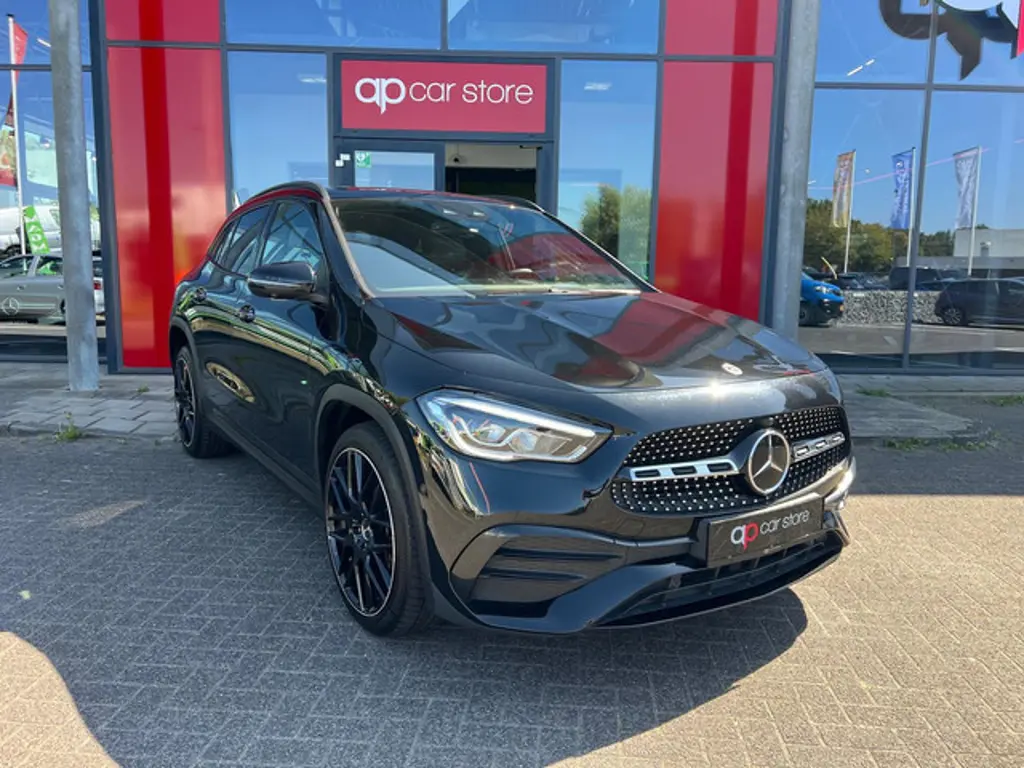 Mercedes-Benz GLA 3