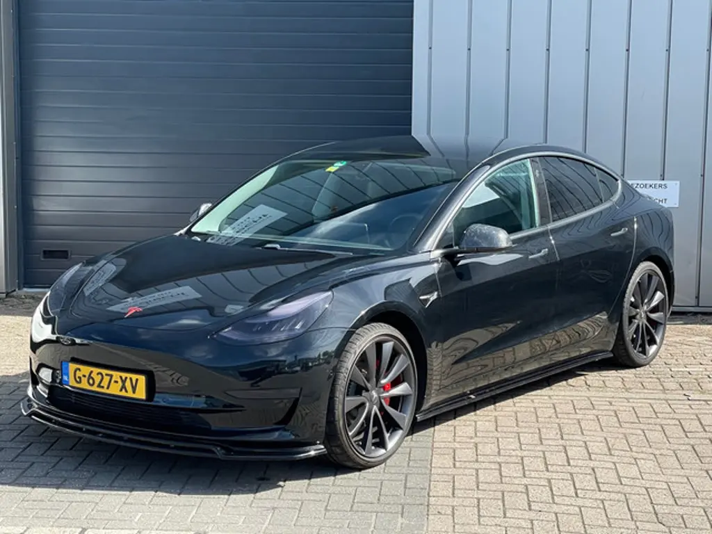 Tesla Model 3 2