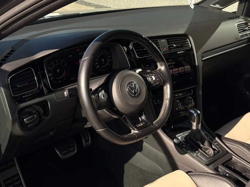 Volkswagen Golf 2