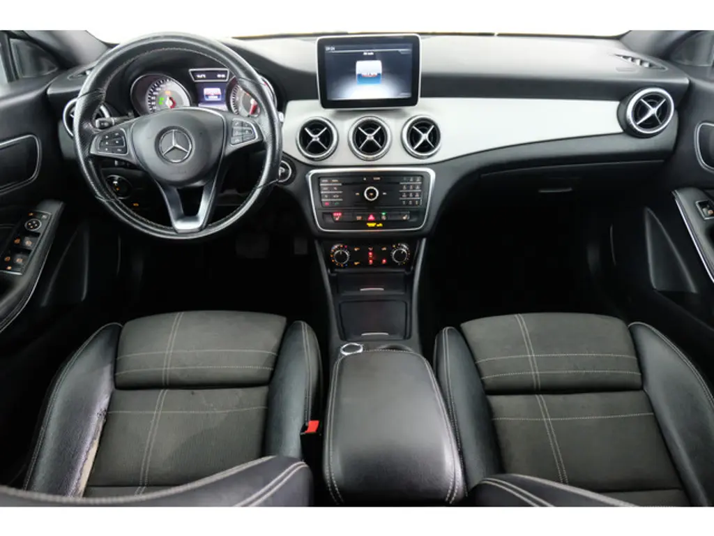 Mercedes-Benz CLA 3