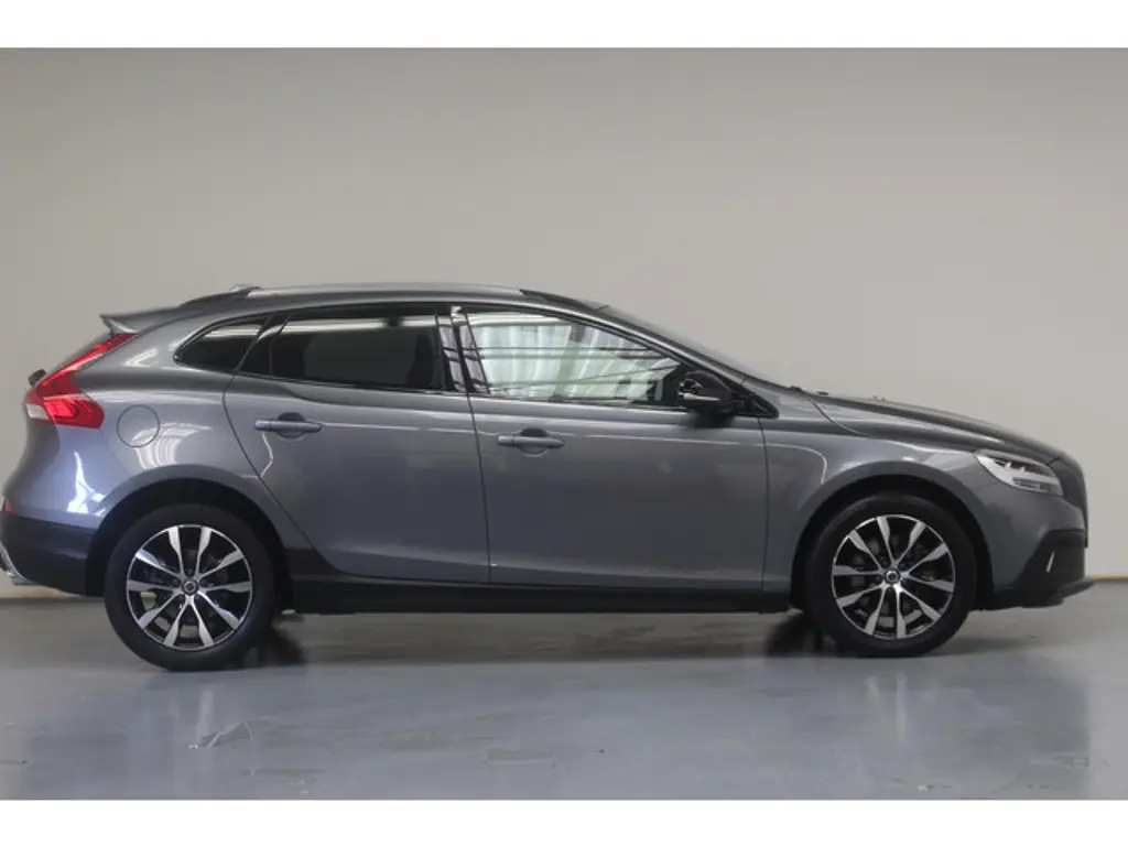 Volvo V40 3