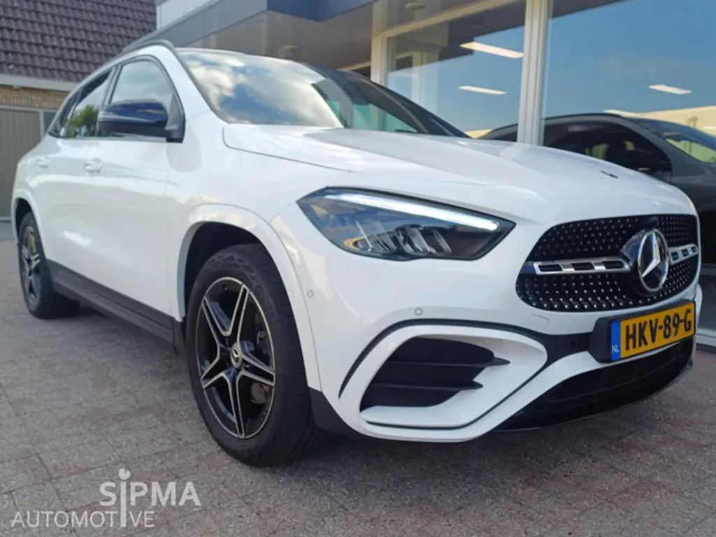 Mercedes-Benz GLA 2