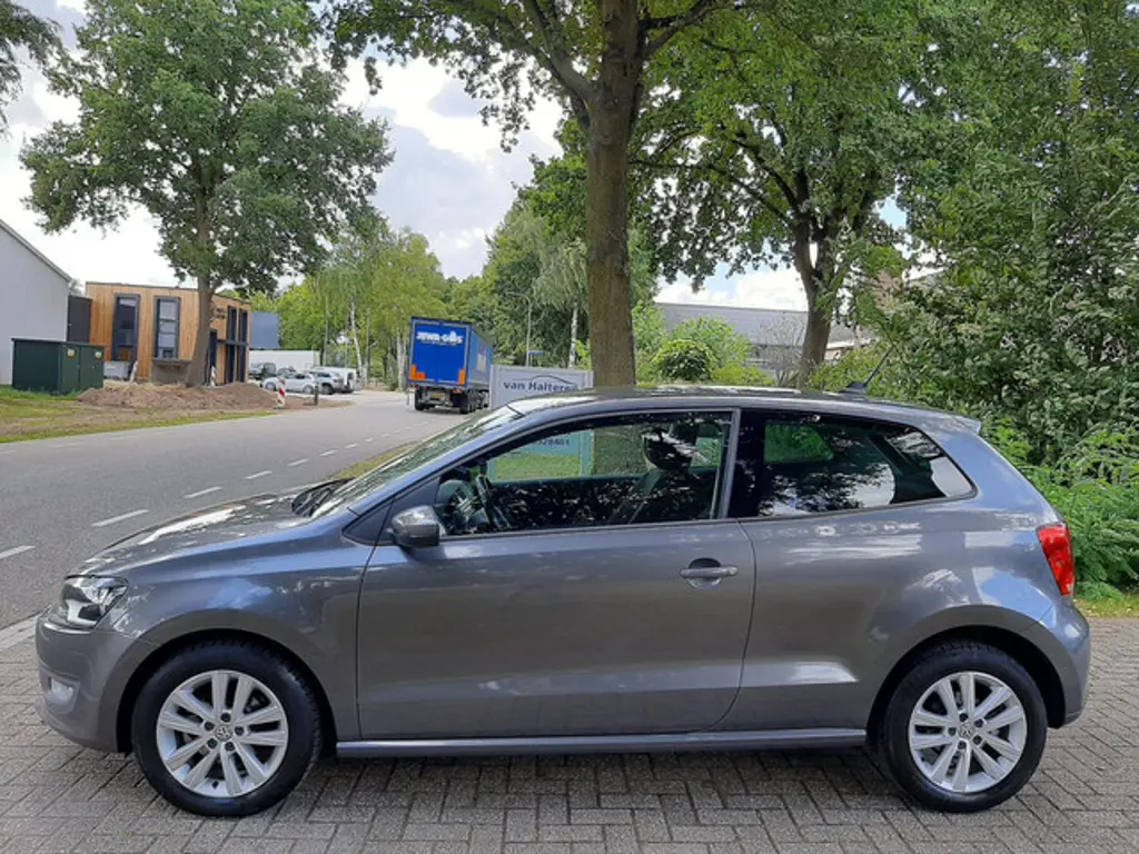 Volkswagen Polo 2