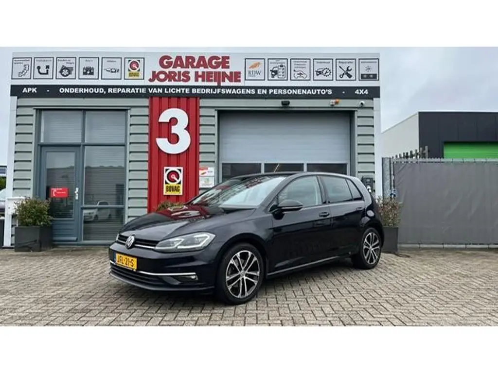 Volkswagen Golf 2