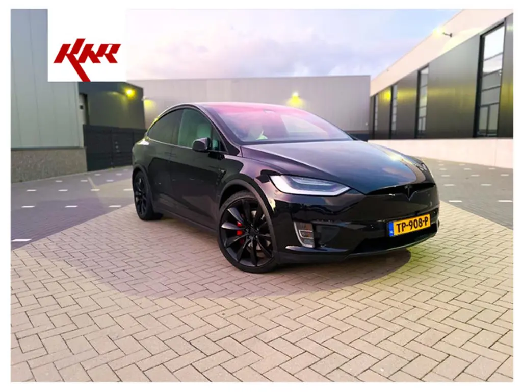 Tesla Model X 3