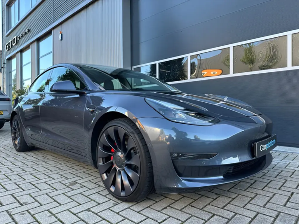 Tesla Model 3 2