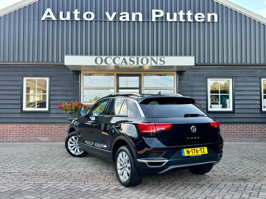 Volkswagen T-Roc 3