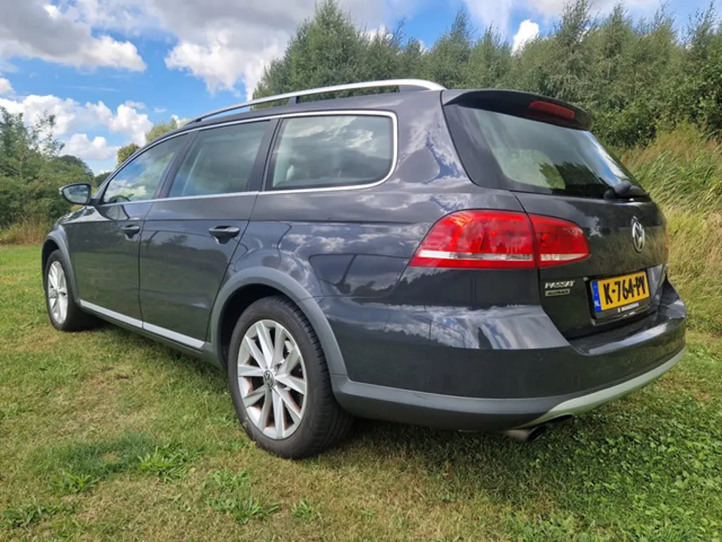Volkswagen Passat 2