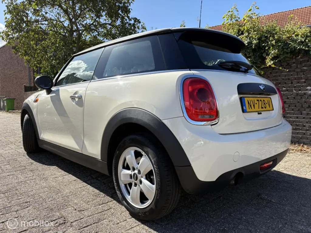 MINI One 3
