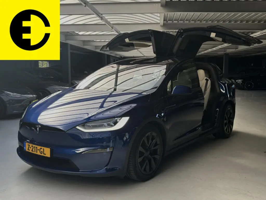 Tesla Model X 2