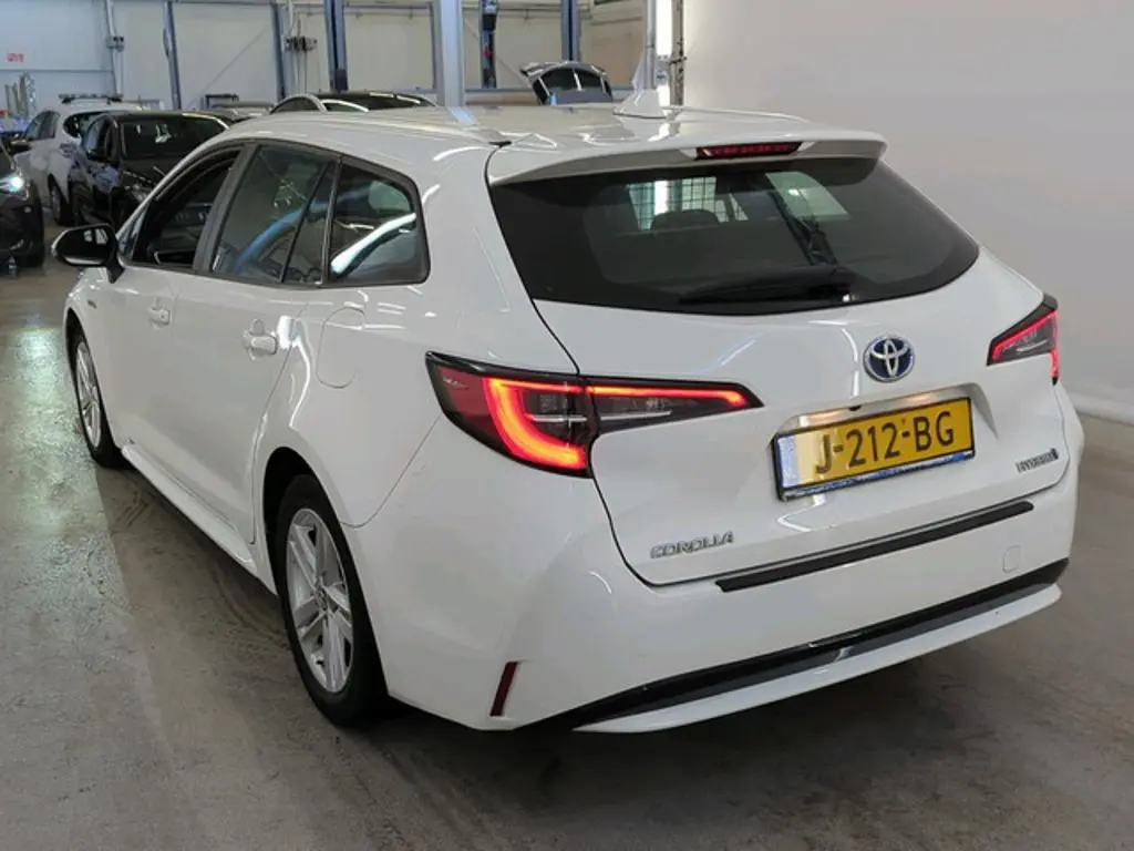 Toyota Corolla Touring Sports 2
