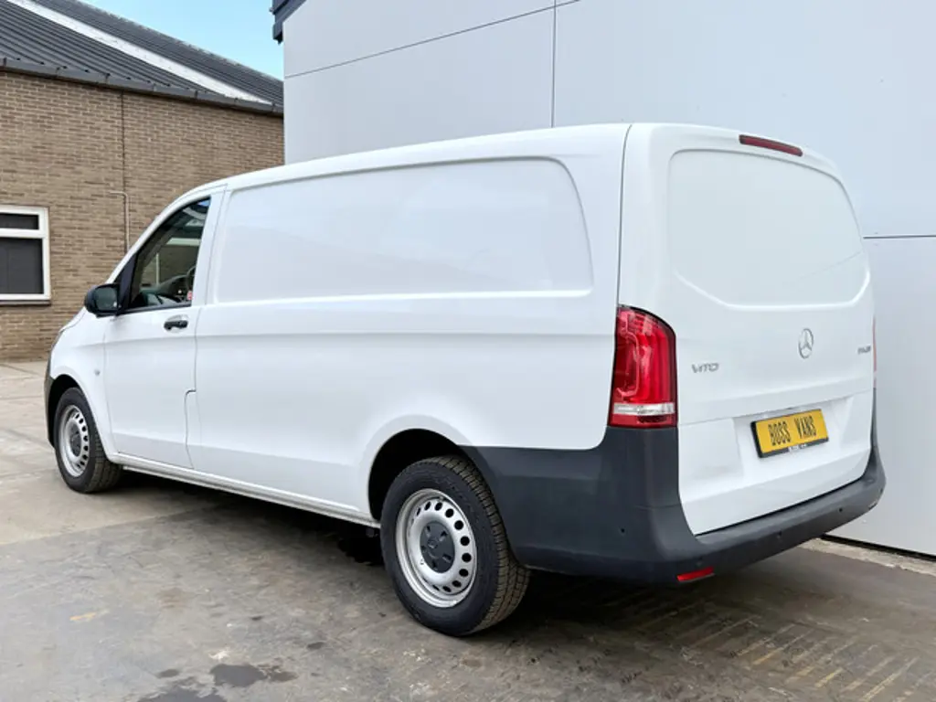 Mercedes-Benz Vito 2