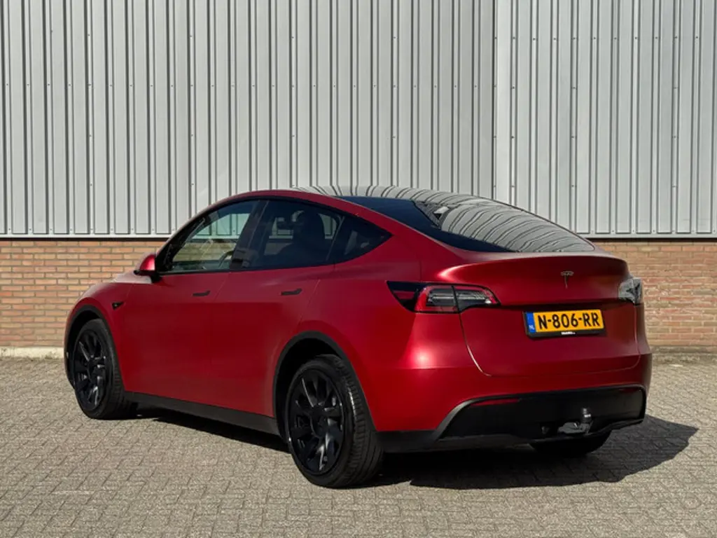 Tesla Model Y 3