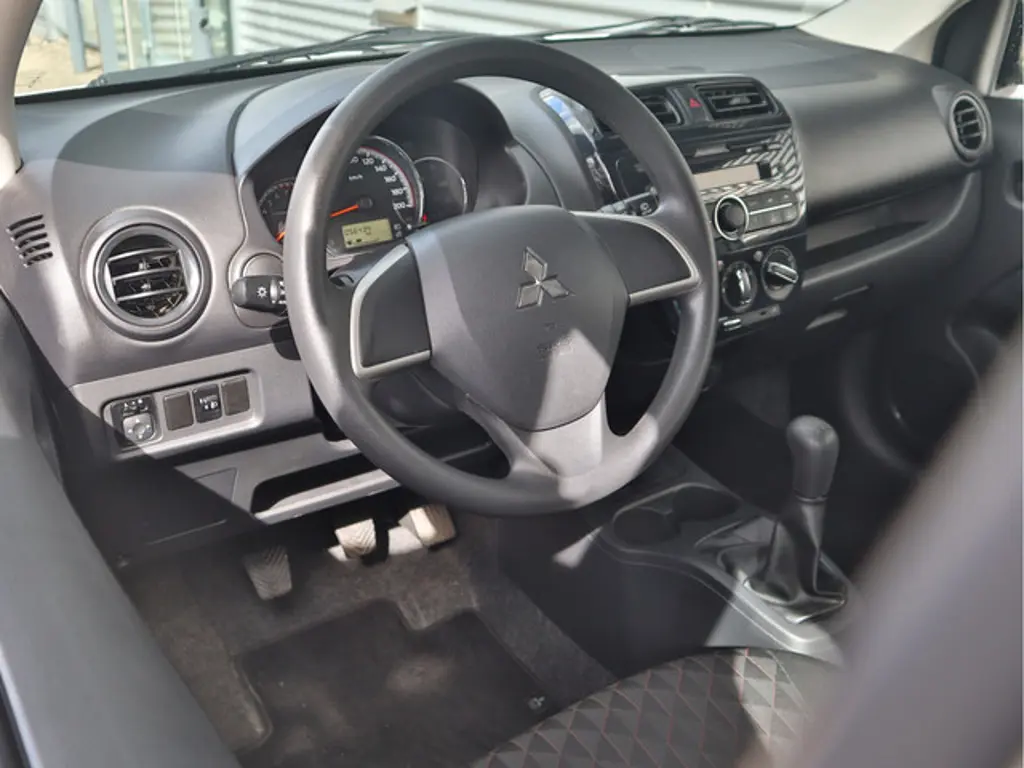 Mitsubishi Space Star 2