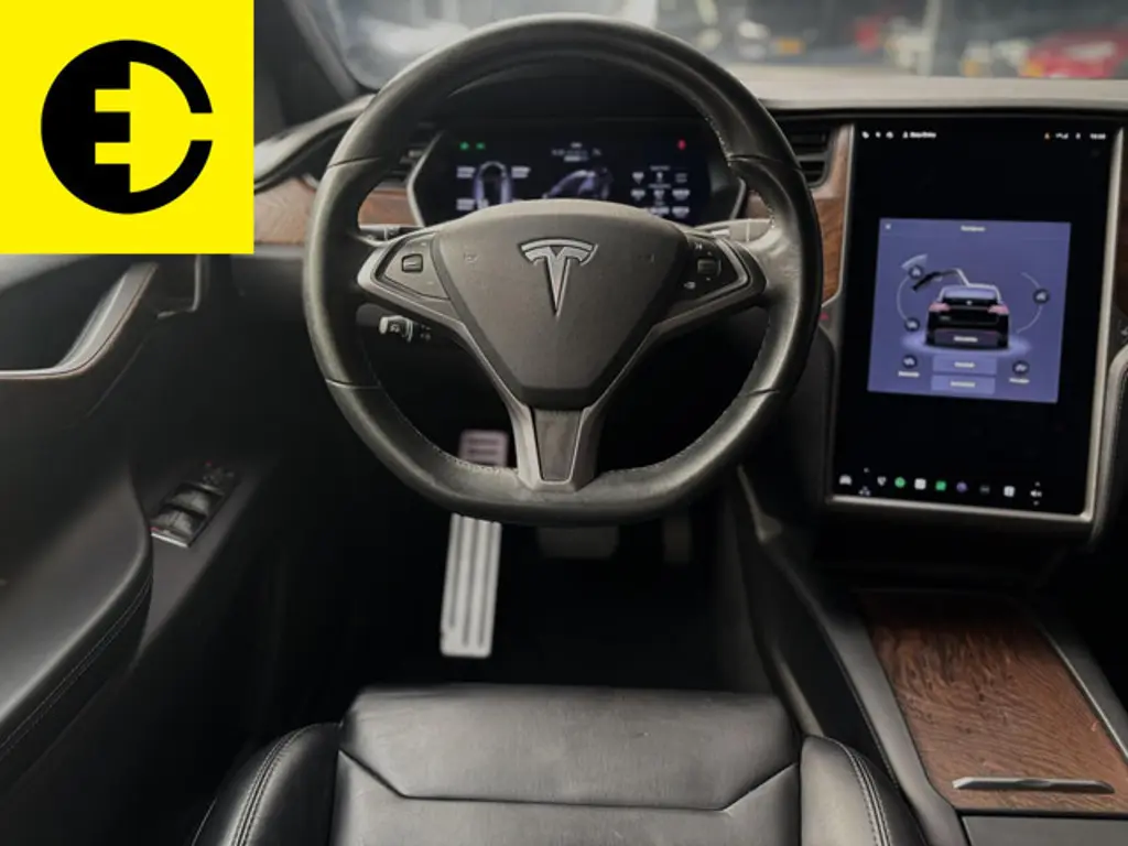Tesla Model X 3