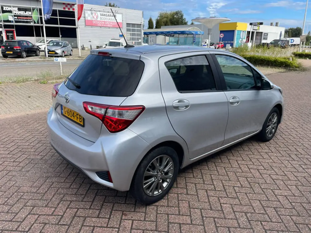 Toyota Yaris 2