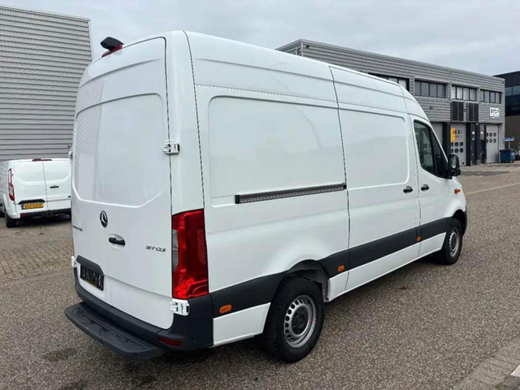Mercedes-Benz Sprinter 3