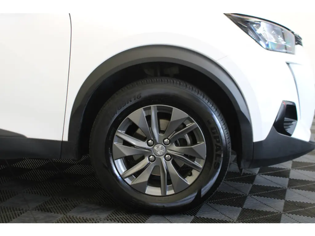 Peugeot 2008 3