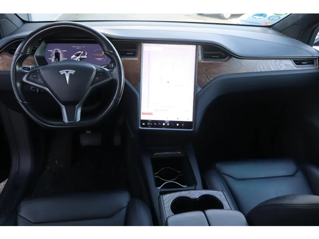 Tesla Model X 2