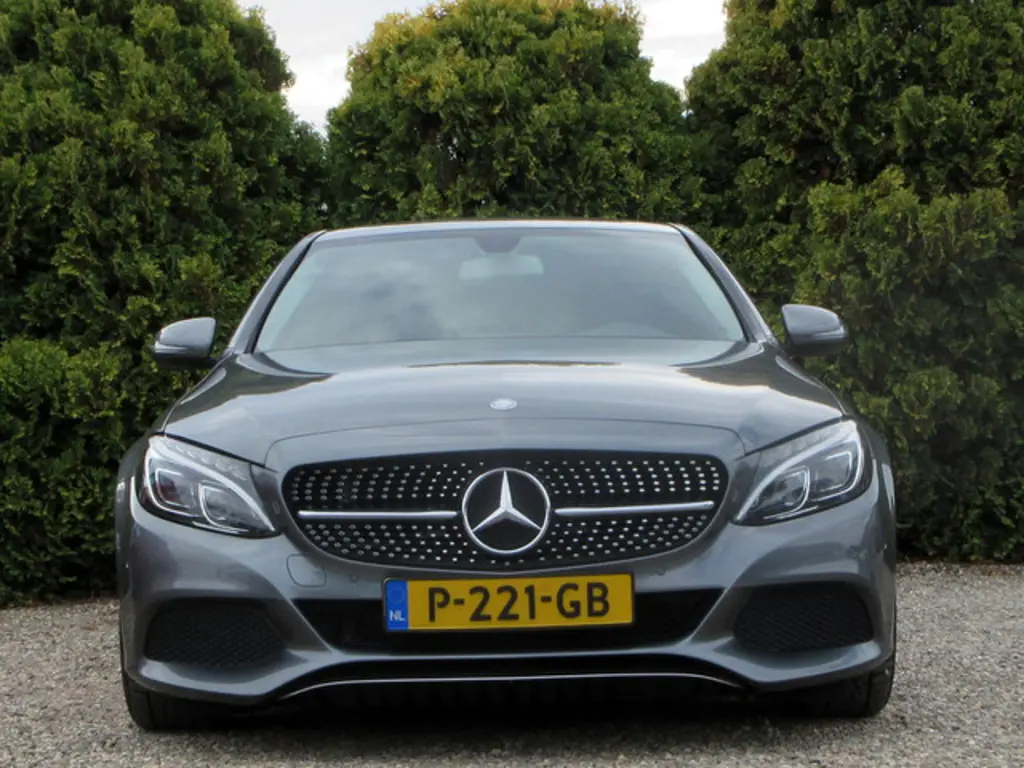 Mercedes-Benz C-Klasse 3