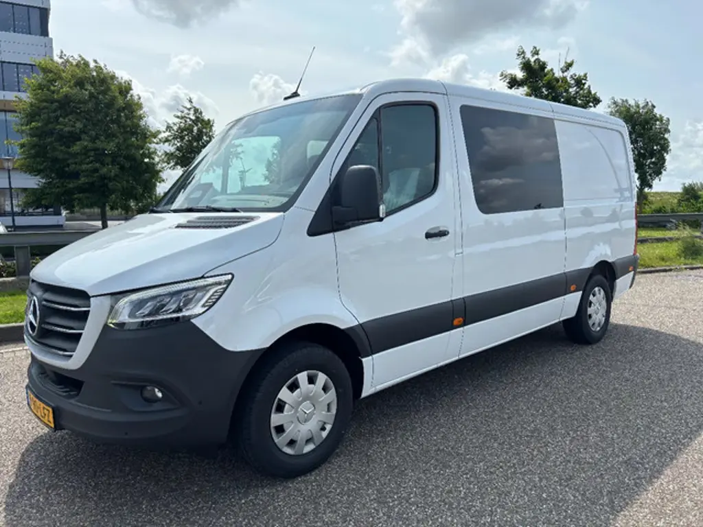 Mercedes-Benz Sprinter 2