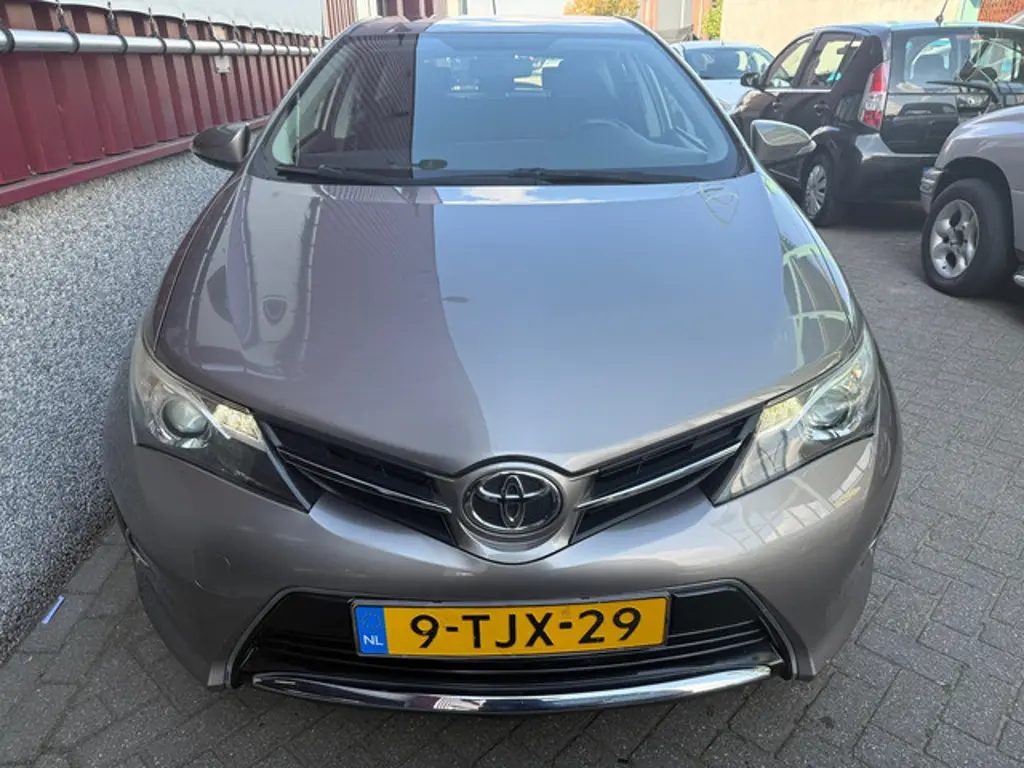 Toyota Auris 2