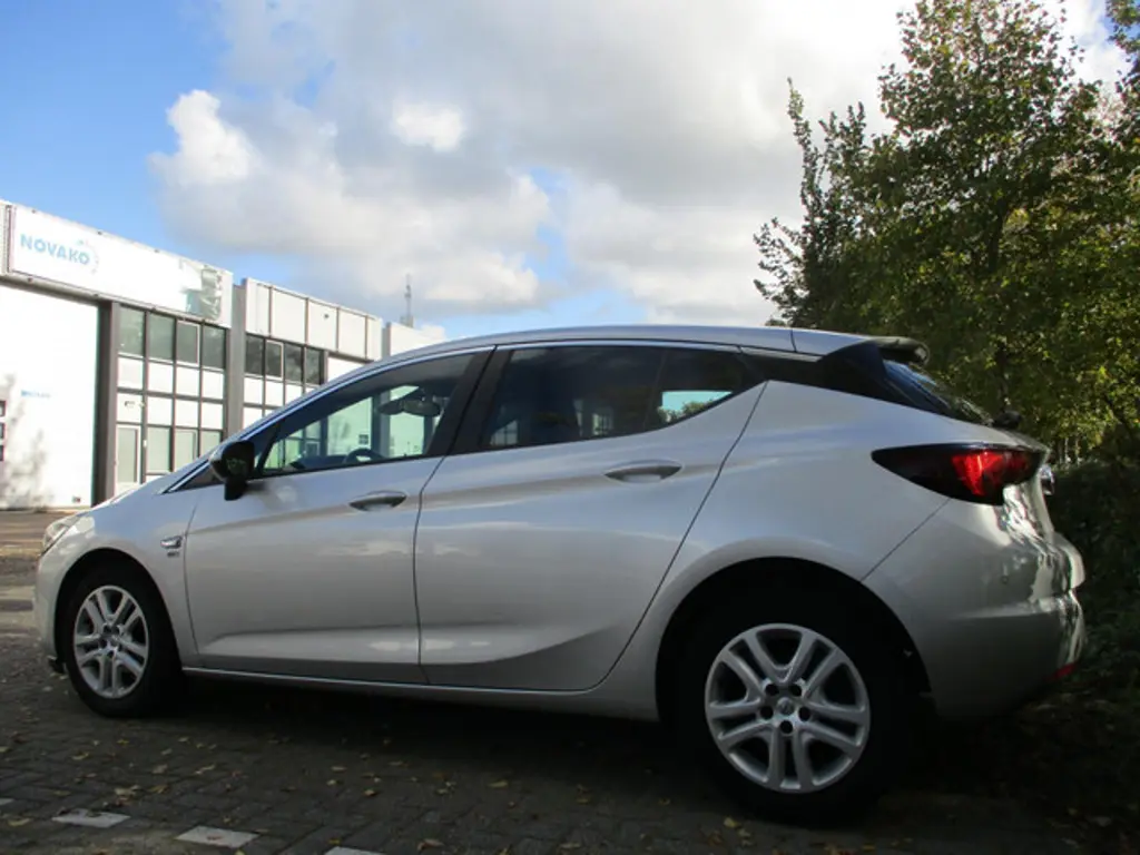 Opel Astra 2
