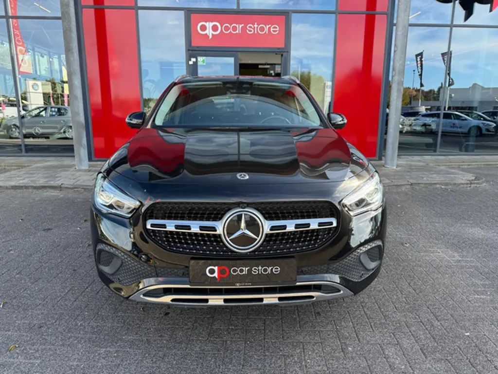 Mercedes-Benz GLA 2