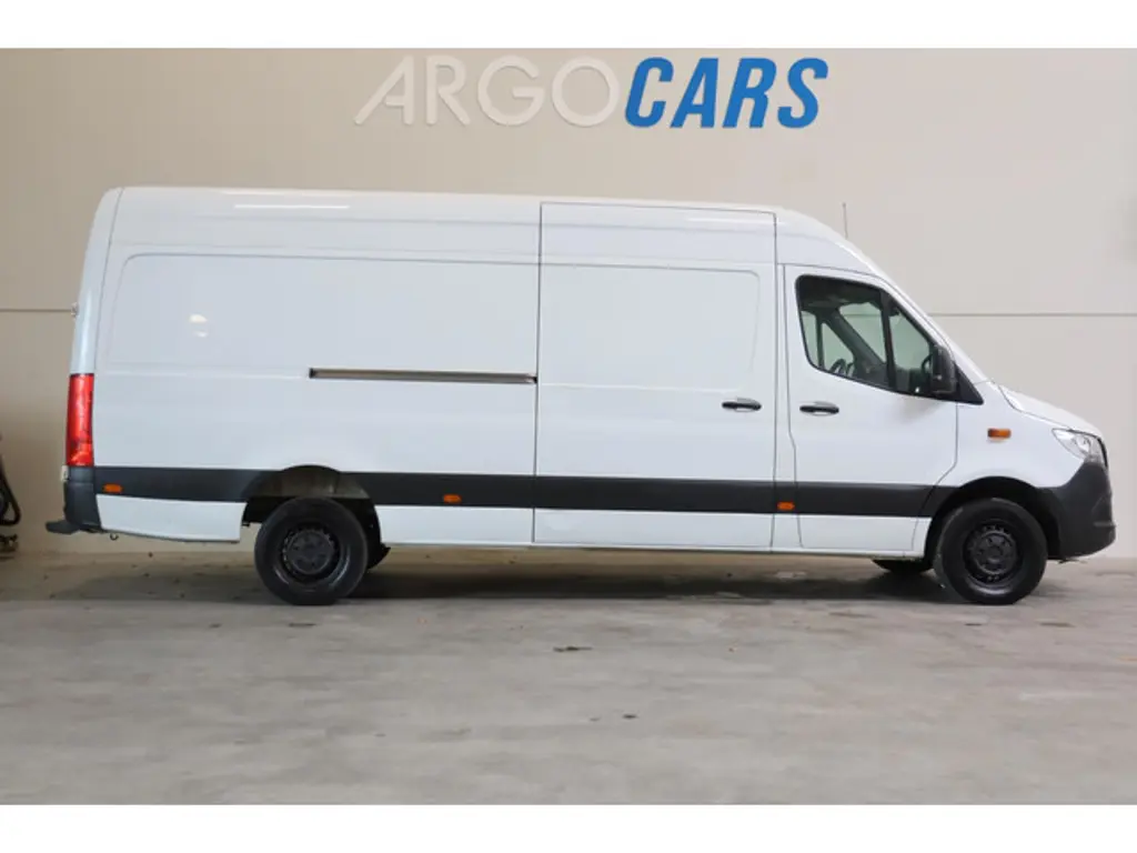 Mercedes-Benz Sprinter 2