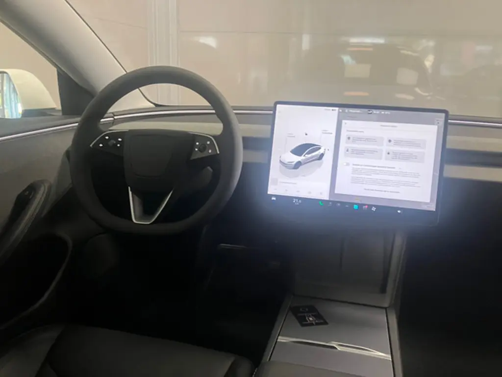 Tesla Model 3 2
