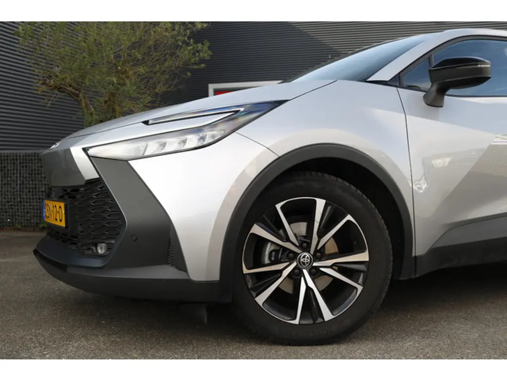 Toyota C-HR 2
