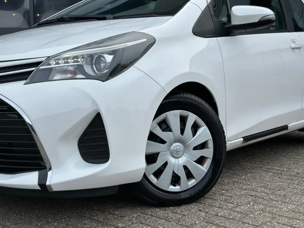 Toyota Yaris 2