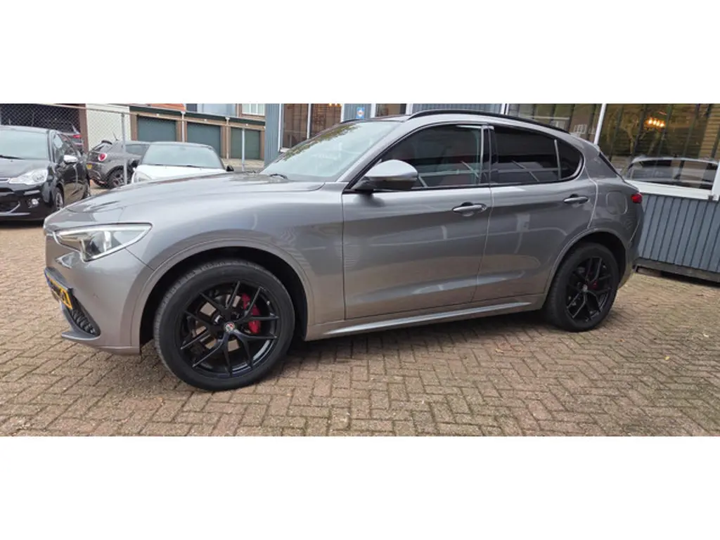 Alfa Romeo Stelvio 3