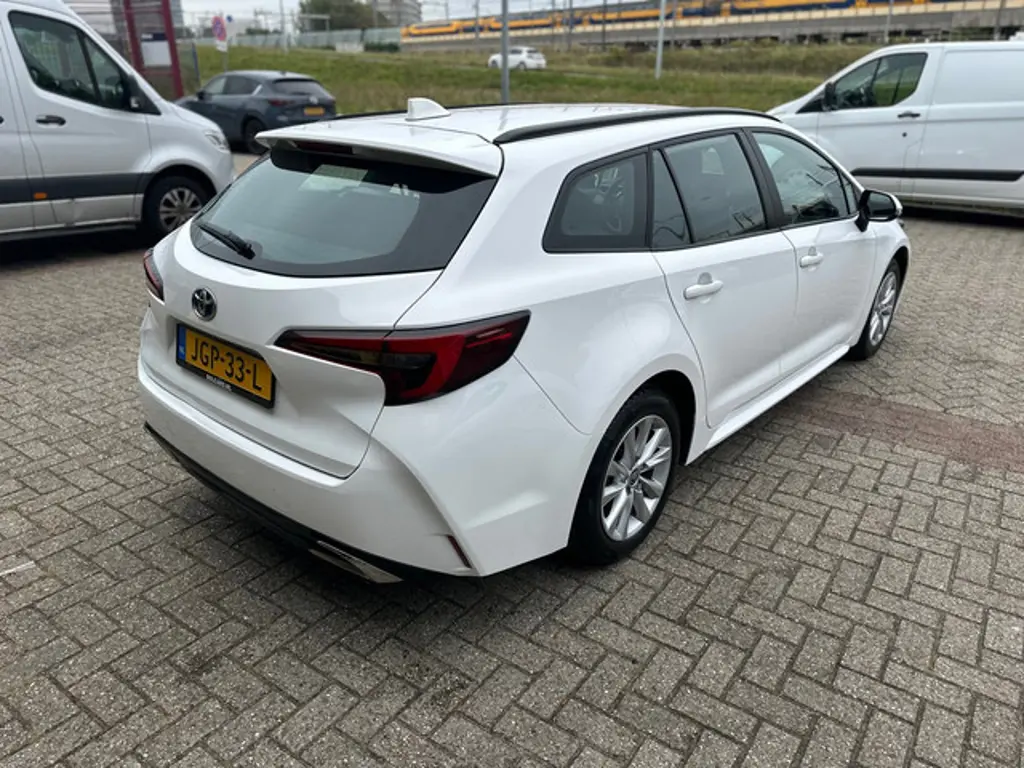 Toyota Corolla Touring Sports 2