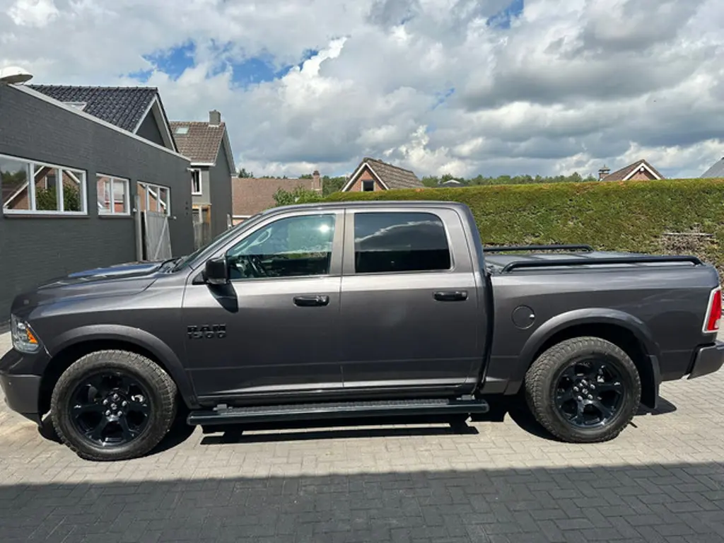 Dodge Ram 1500 2