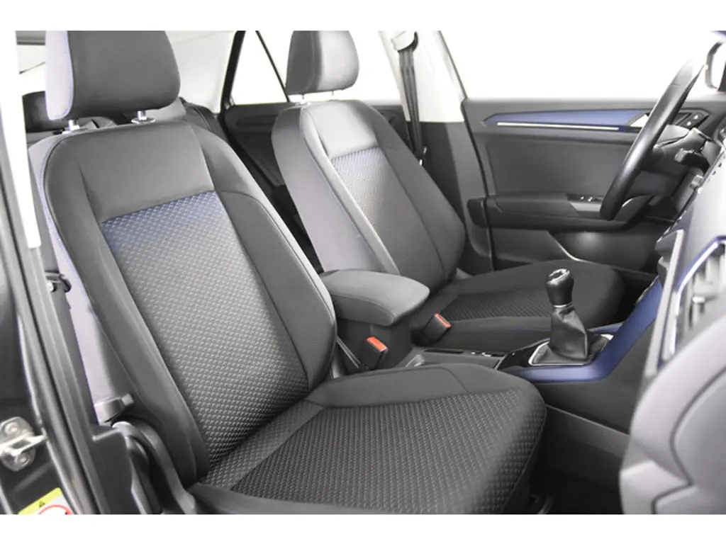 Volkswagen T-Roc 3