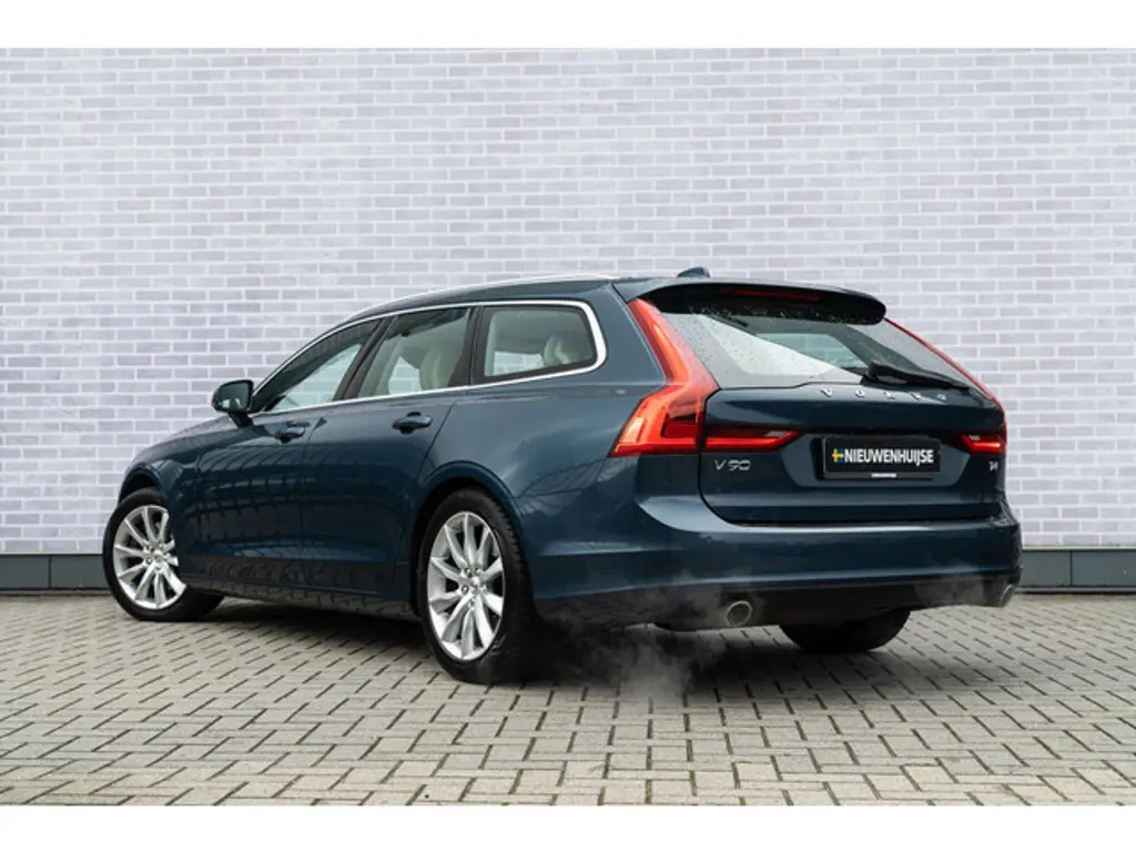 Volvo V90 2