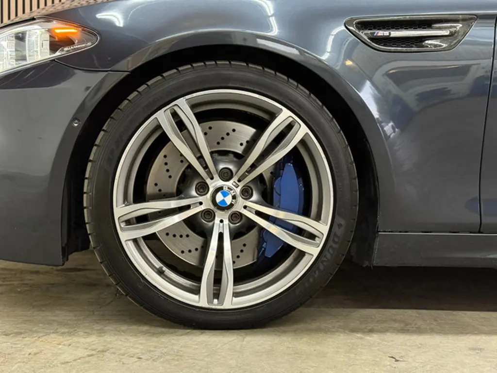 BMW M5 2