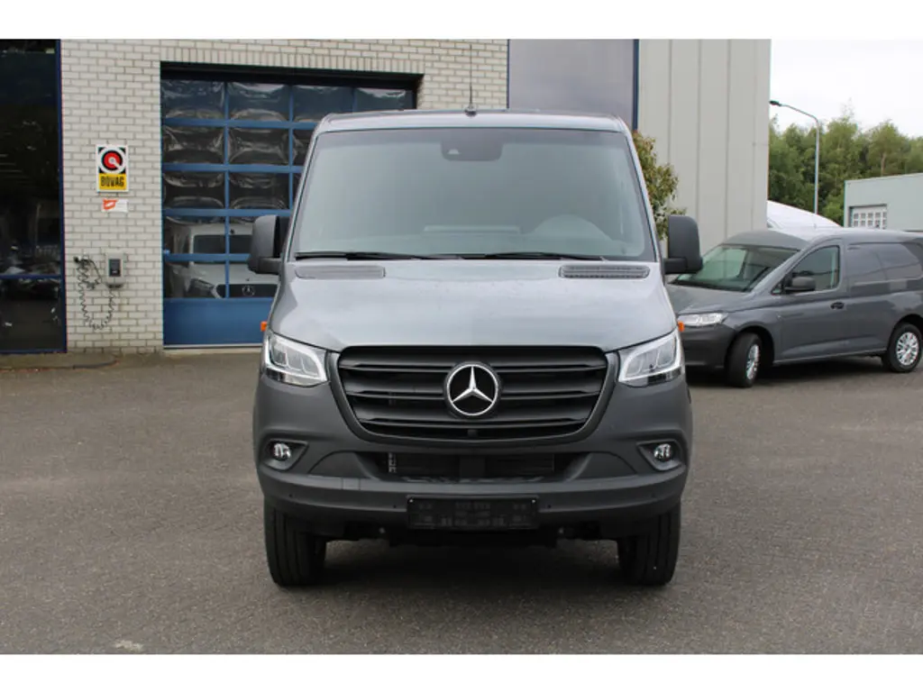 Mercedes-Benz Sprinter 2