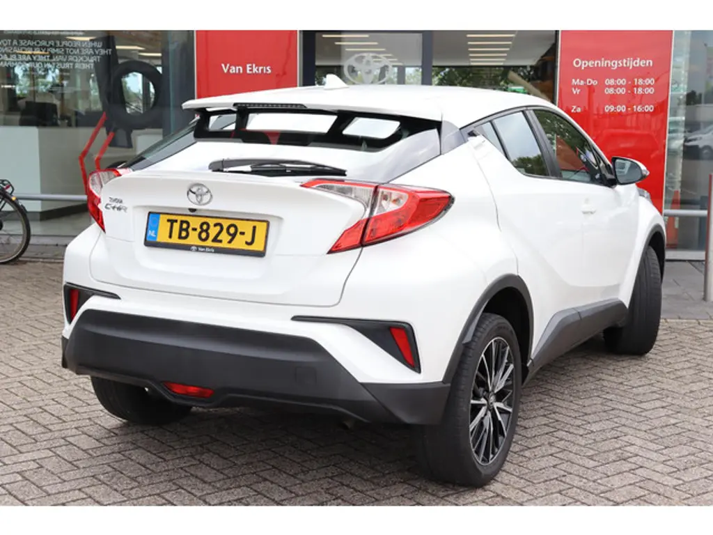 Toyota C-HR 2