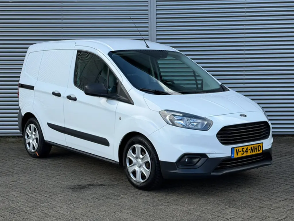 Ford Transit Courier 2