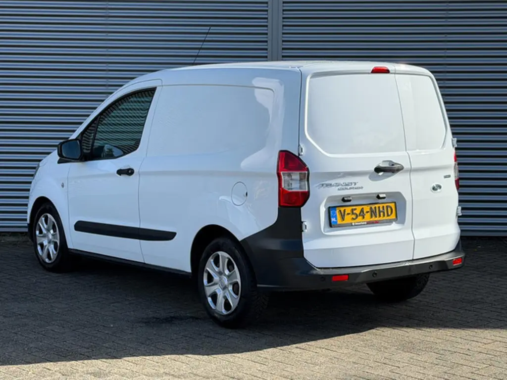 Ford Transit Courier 3