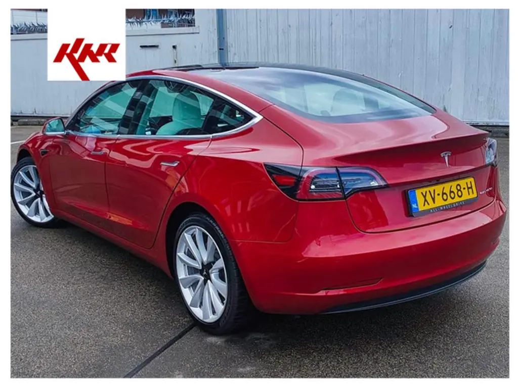 Tesla Model 3 2