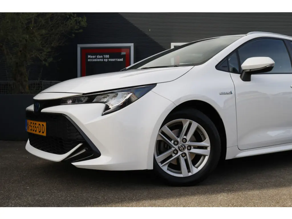 Toyota Corolla Touring Sports 2